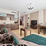 Krawiecka By Renters Апартаменты